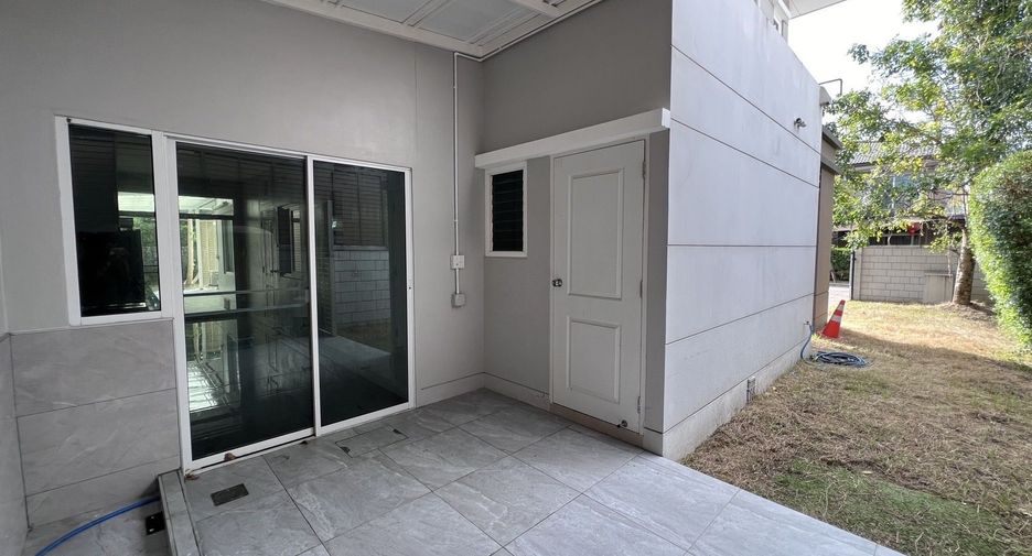For sale 4 bedrooms house in Thawi Watthana, Bangkok