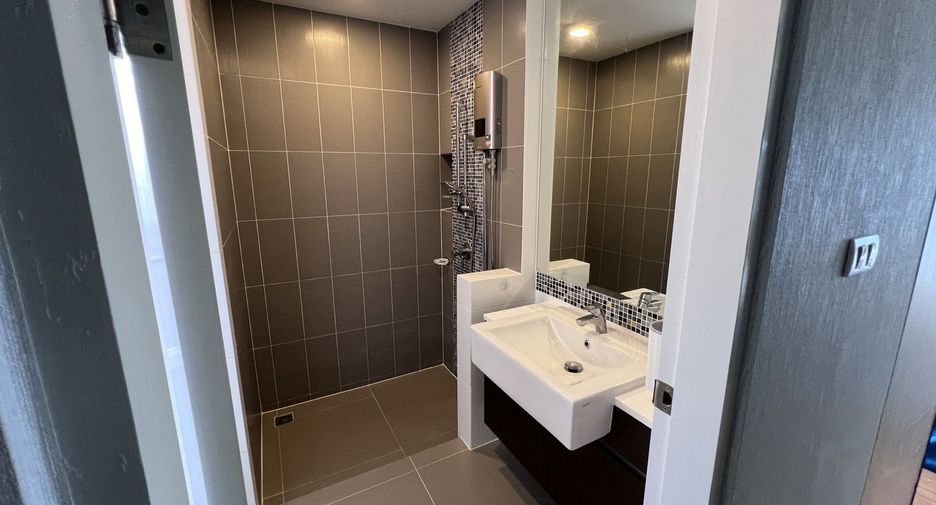 For sale 4 bedrooms house in Thawi Watthana, Bangkok