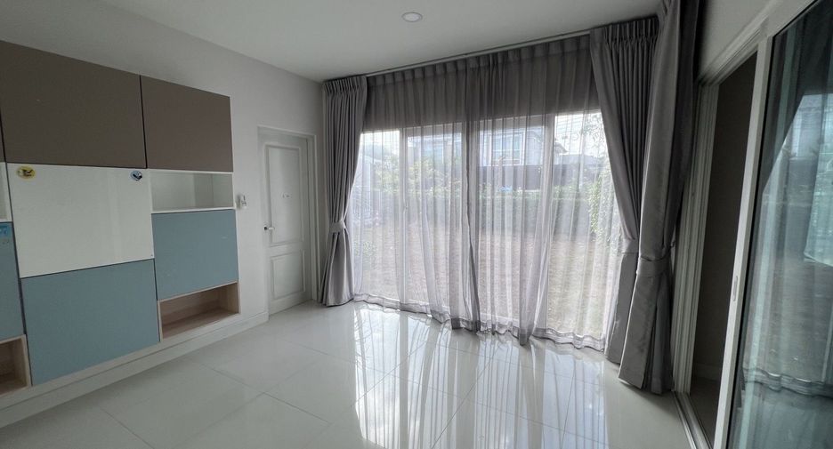 For sale 4 bedrooms house in Thawi Watthana, Bangkok