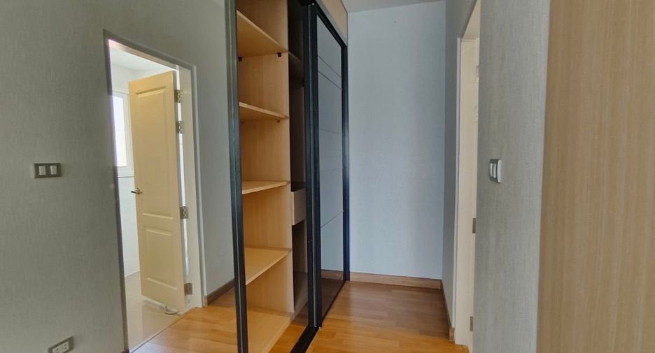 For sale 4 bedrooms house in Thawi Watthana, Bangkok