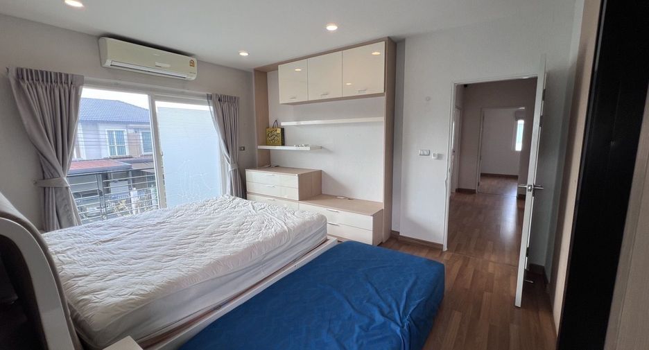For sale 4 bedrooms house in Thawi Watthana, Bangkok