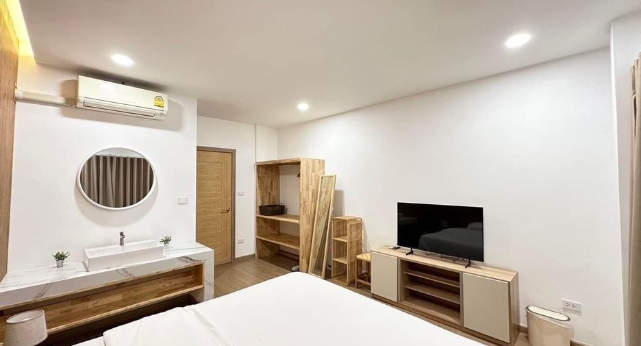 For rent 4 bedrooms villa in Mueang Chiang Mai, Chiang Mai