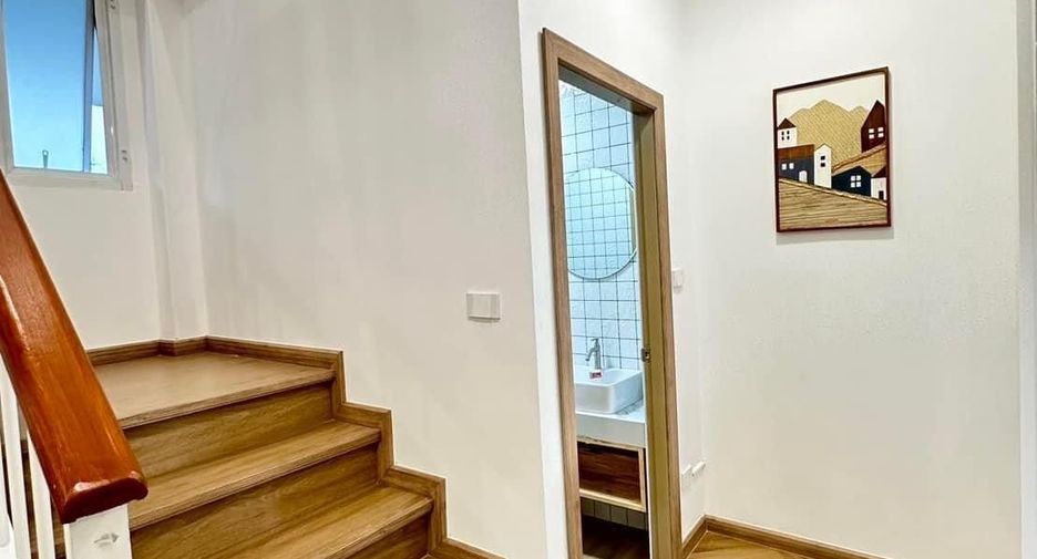For rent 4 bedrooms villa in Mueang Chiang Mai, Chiang Mai