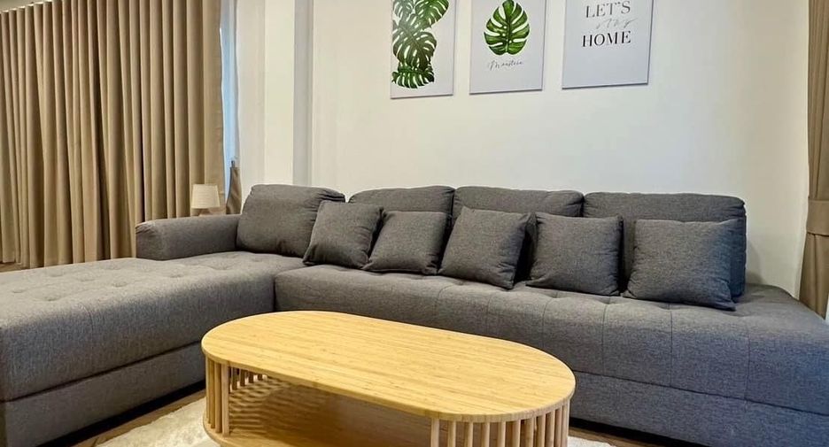 For rent 4 bedrooms villa in Mueang Chiang Mai, Chiang Mai