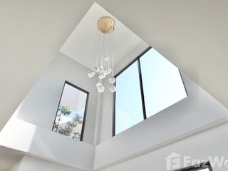 For sale 5 bedrooms villa in Mueang Chiang Mai, Chiang Mai