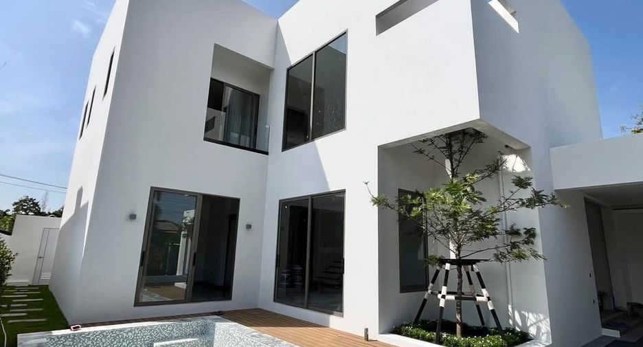 For sale 5 bedrooms villa in Mueang Chiang Mai, Chiang Mai