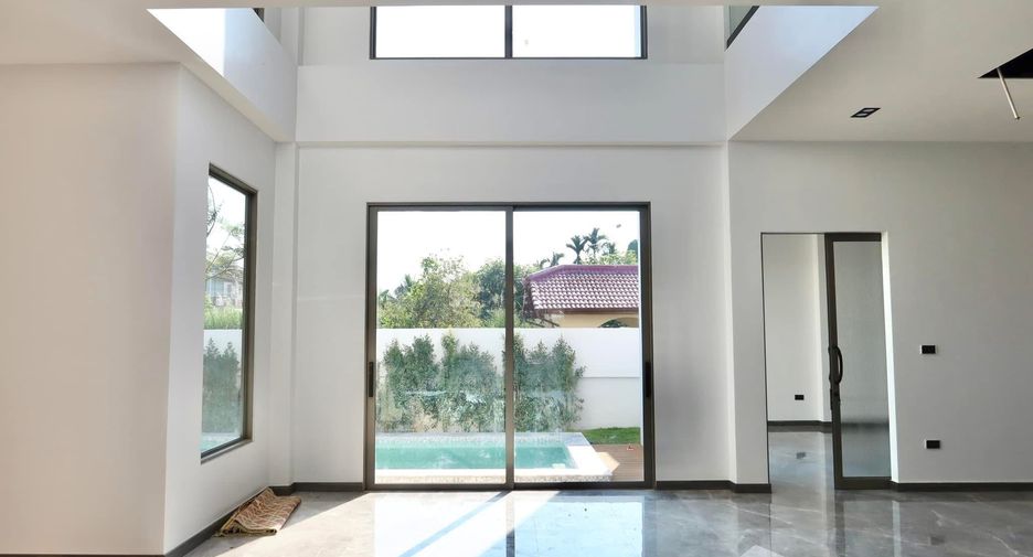 For sale 5 bedrooms villa in Mueang Chiang Mai, Chiang Mai