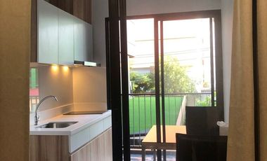 Wohnung zur Miete mit 1 Zimmer in Huai Khwang, Bangkok