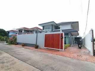 Casa en venta y en alquiler de 7 habitaciones en Bang Lamung, Chonburi