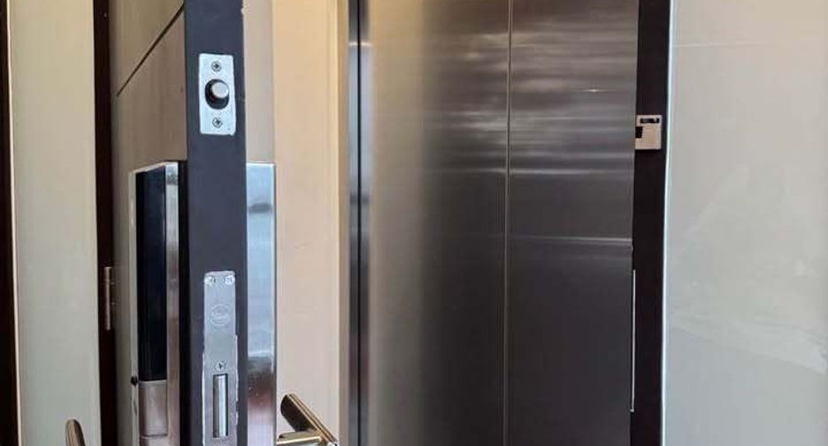For sale 1 bed condo in Pathum Wan, Bangkok