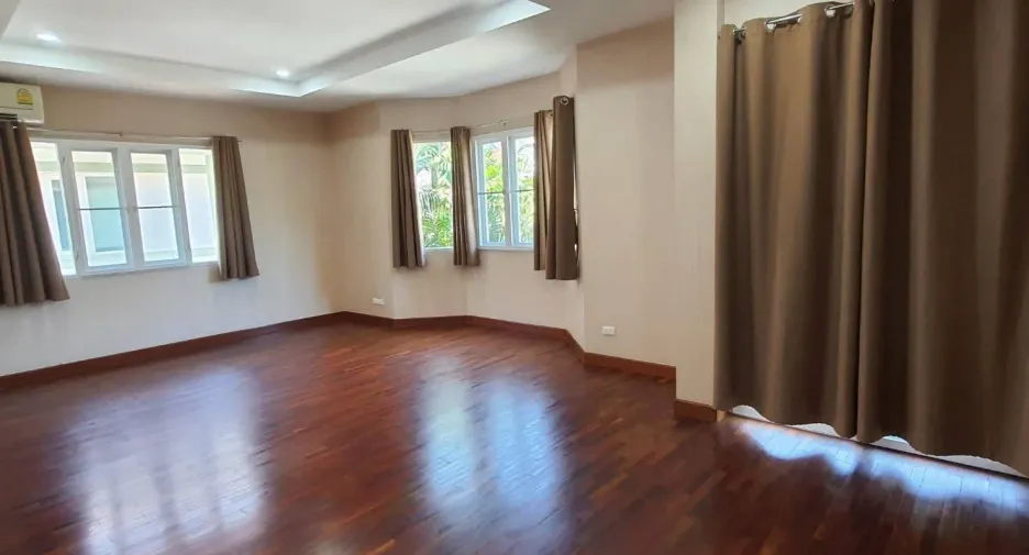 For sale 3 bedrooms house in Mueang Chiang Mai, Chiang Mai