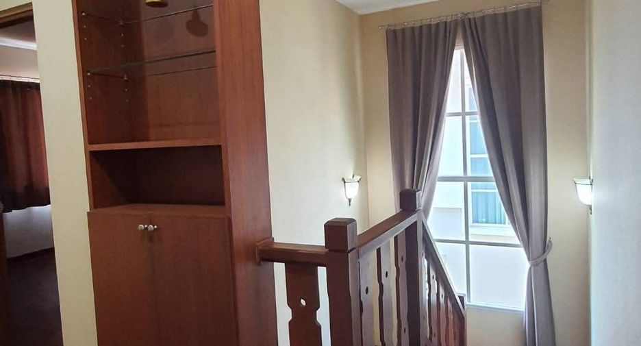 For sale 3 bedrooms house in Mueang Chiang Mai, Chiang Mai