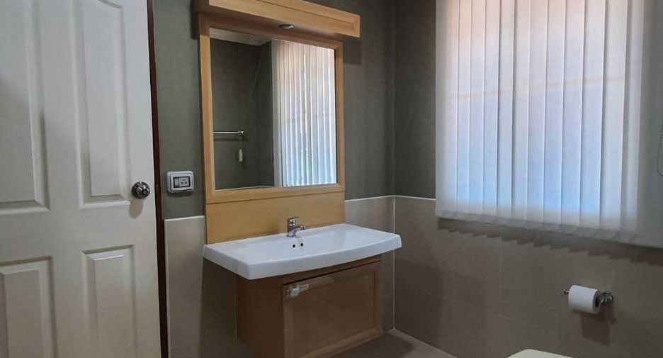 For sale 3 bedrooms house in Mueang Chiang Mai, Chiang Mai