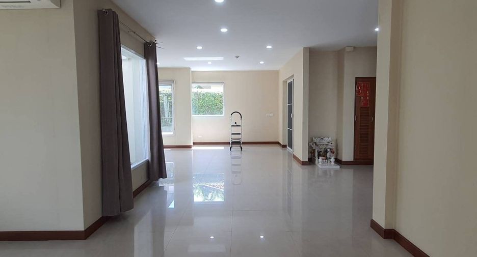 For sale 3 bedrooms house in Mueang Chiang Mai, Chiang Mai