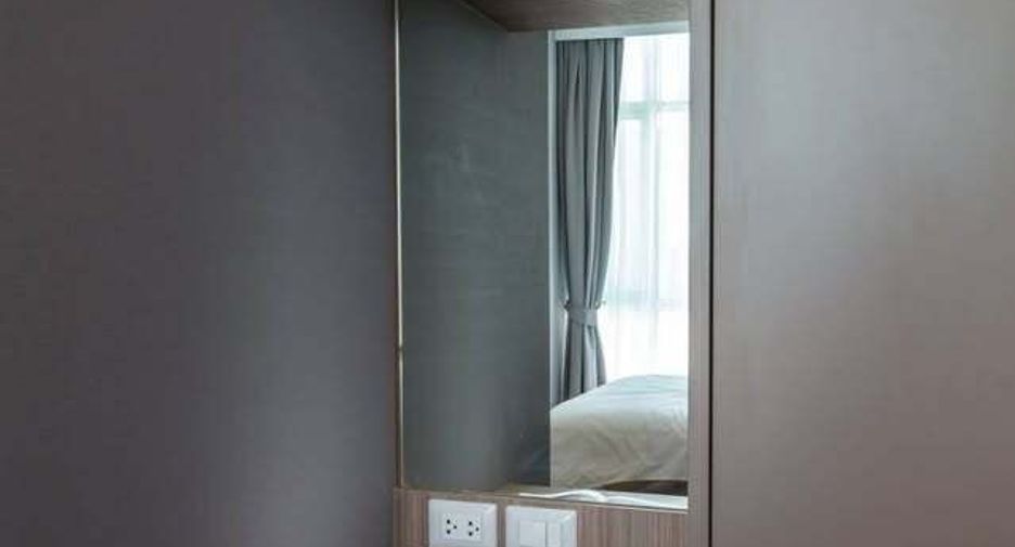 For sale 2 bedrooms condo in Bang Rak, Bangkok