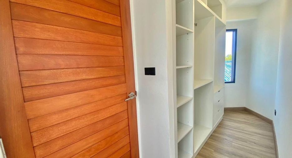 For sale 5 bedrooms villa in Mueang Chiang Mai, Chiang Mai