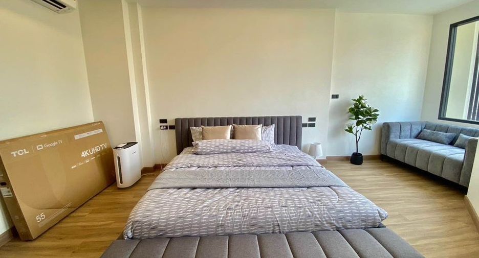 For sale 5 bedrooms villa in Mueang Chiang Mai, Chiang Mai
