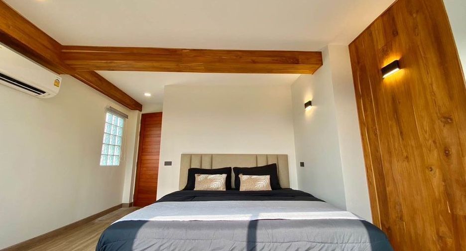 For sale 5 bedrooms villa in Mueang Chiang Mai, Chiang Mai