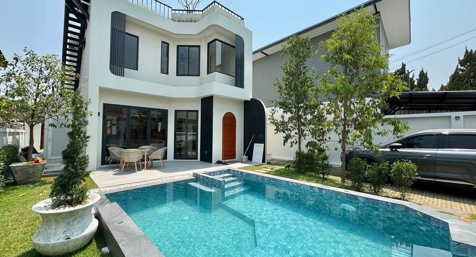 For sale 5 bedrooms villa in Mueang Chiang Mai, Chiang Mai