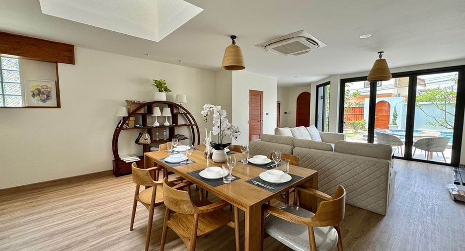 For sale 5 bedrooms villa in Mueang Chiang Mai, Chiang Mai