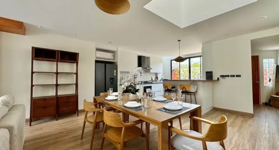 For sale 5 bedrooms villa in Mueang Chiang Mai, Chiang Mai