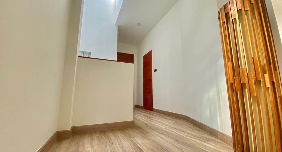 For sale 5 bedrooms villa in Mueang Chiang Mai, Chiang Mai