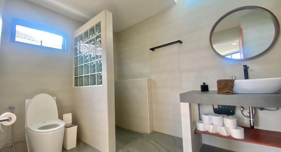 For sale 5 bedrooms villa in Mueang Chiang Mai, Chiang Mai