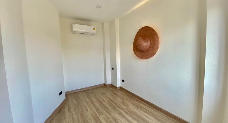 For sale 5 bedrooms villa in Mueang Chiang Mai, Chiang Mai