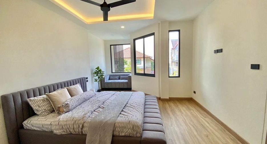 For sale 5 bedrooms villa in Mueang Chiang Mai, Chiang Mai