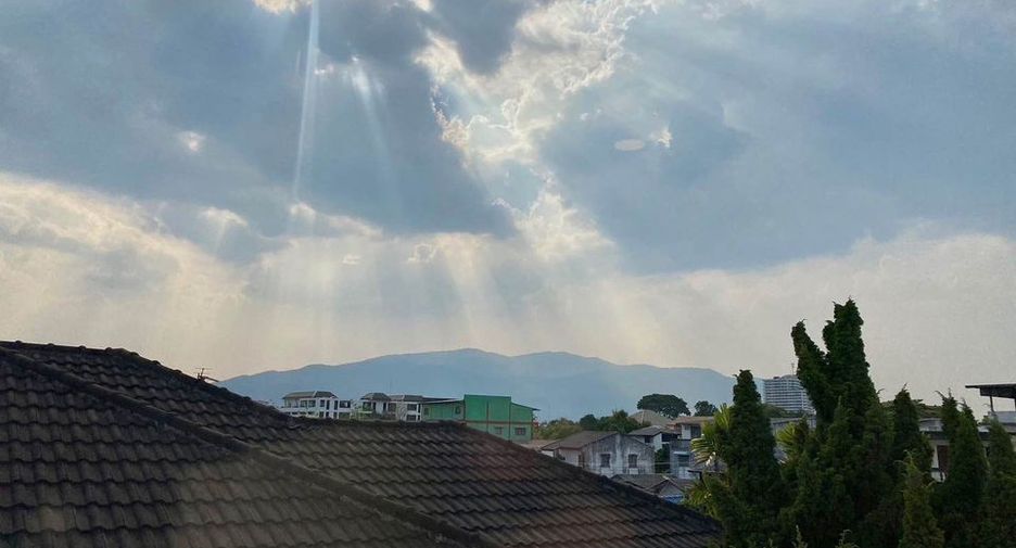 For sale 5 bedrooms villa in Mueang Chiang Mai, Chiang Mai