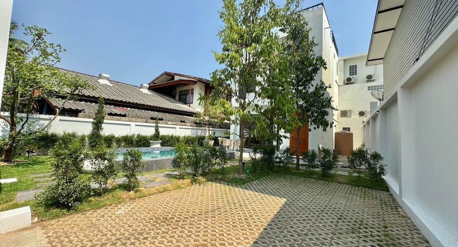 For sale 5 bedrooms villa in Mueang Chiang Mai, Chiang Mai