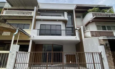 Reihenhaus zum Kauf mit 3 Zimmer in Lat Phrao, Bangkok