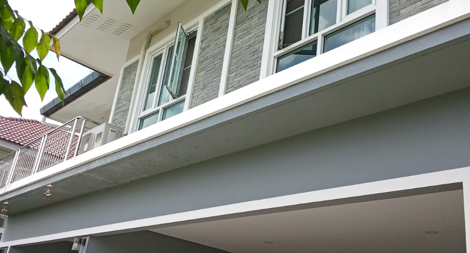 For sale 3 bedrooms house in San Kamphaeng, Chiang Mai