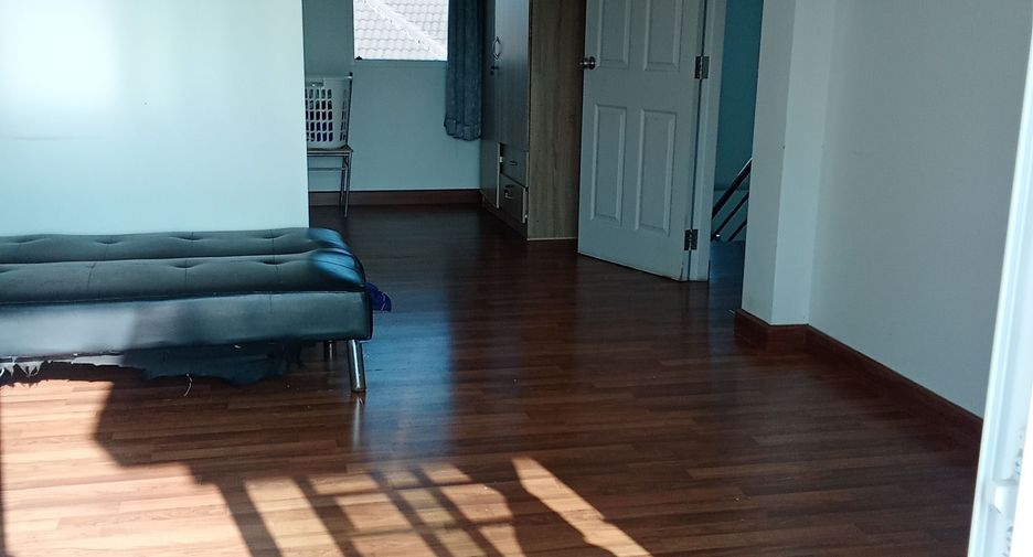 For sale 3 bedrooms house in San Kamphaeng, Chiang Mai