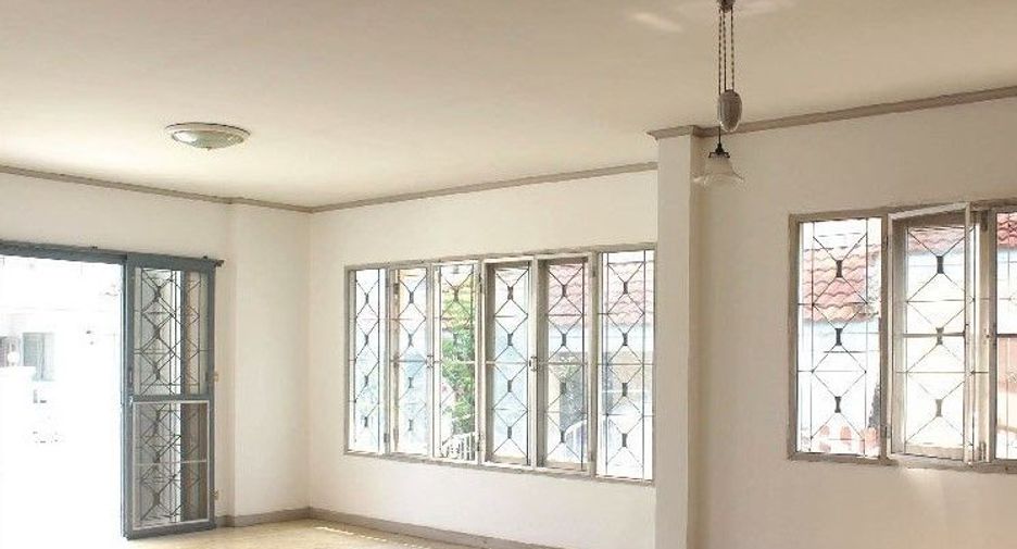 Casa en venta de 3 habitaciones en Khlong Sam Wa, Bangkok