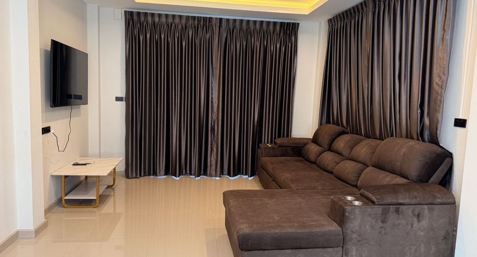 À louer 4 chambres maison à Bang Lamung, Chonburi
