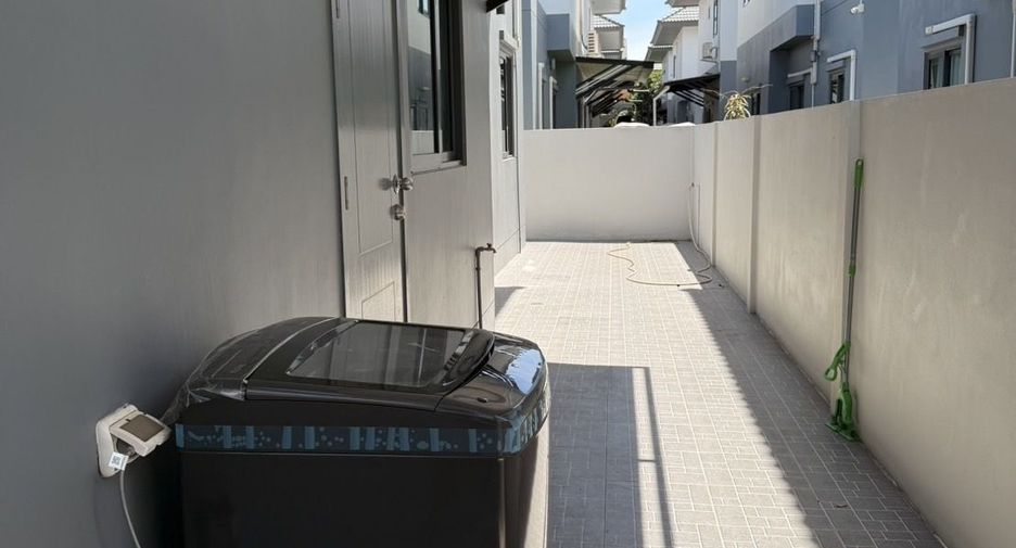 À louer 4 chambres maison à Bang Lamung, Chonburi