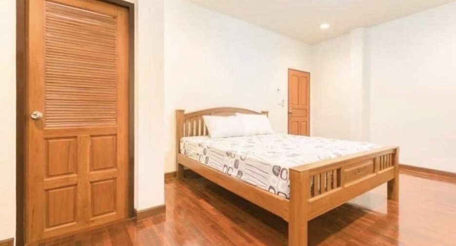 For rent 5 bedrooms house in Mueang Chiang Mai, Chiang Mai