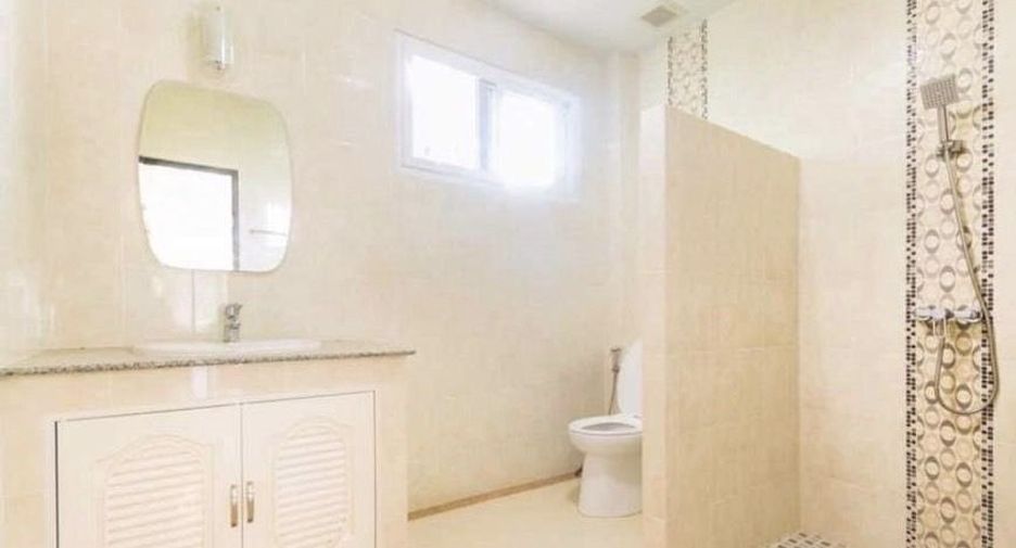 For rent 5 bedrooms house in Mueang Chiang Mai, Chiang Mai