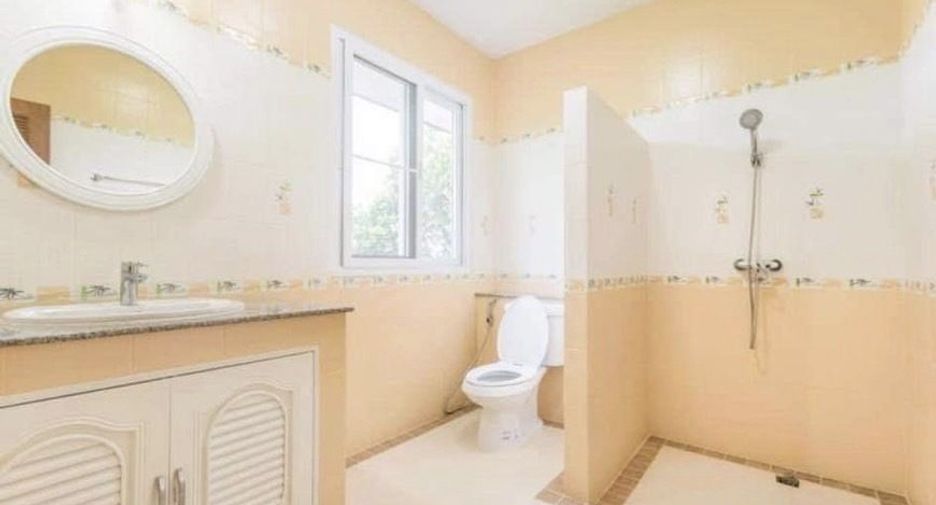 For rent 5 bedrooms house in Mueang Chiang Mai, Chiang Mai