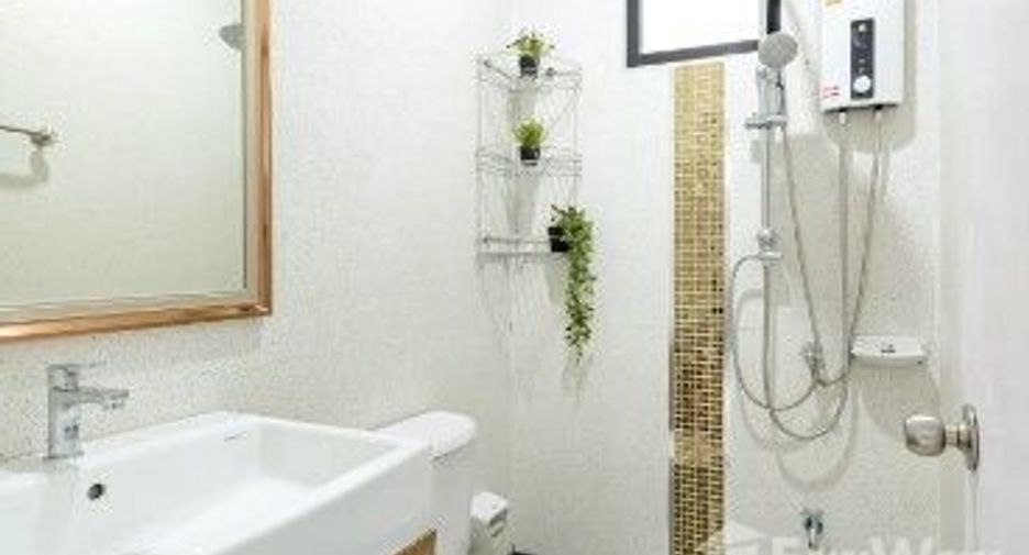 For sale 4 bedrooms townhouse in Pran Buri, Prachuap Khiri Khan