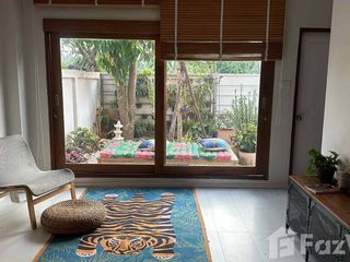 À vendre et à louer 3 chambres maison de ville à Mueang Chiang Mai, Chiang Mai