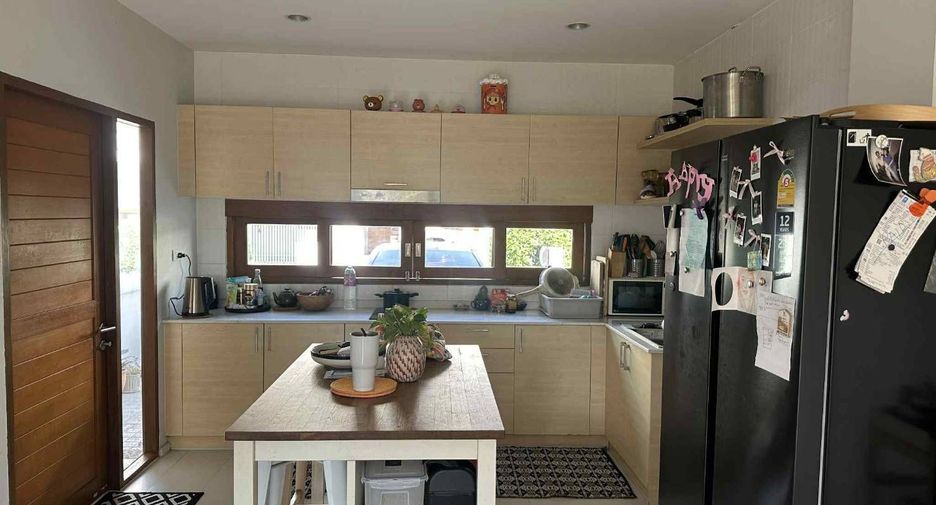 For sale and for rent 3 bedrooms townhouse in Mueang Chiang Mai, Chiang Mai