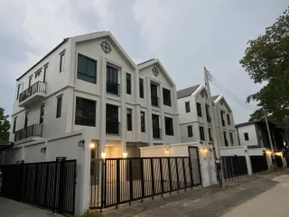 For sale 4 bedrooms villa in Mueang Chiang Mai, Chiang Mai
