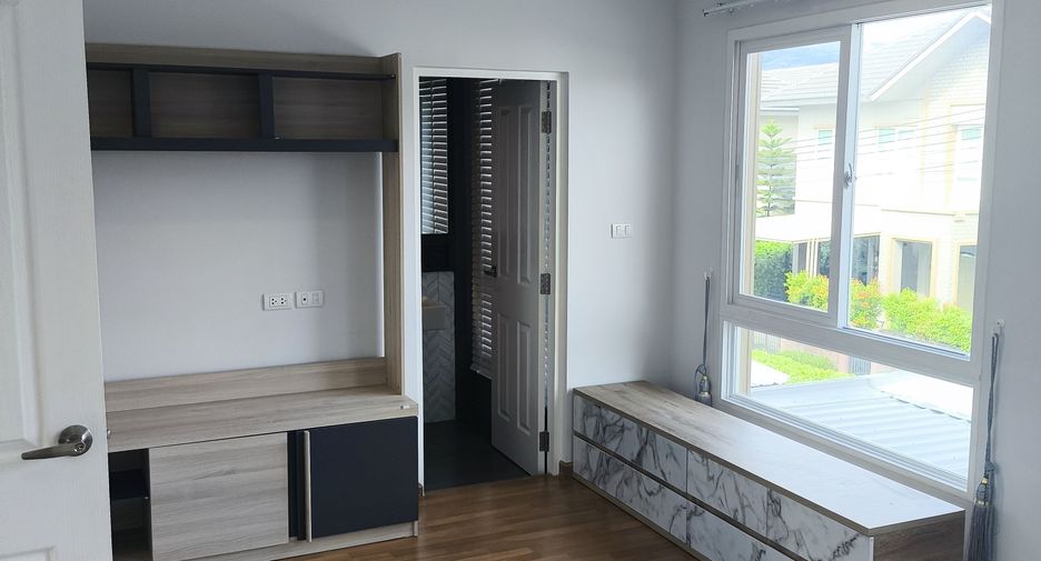 Haus zum Kauf mit 4 Zimmer in Mueang Chiang Mai, Chiang Mai