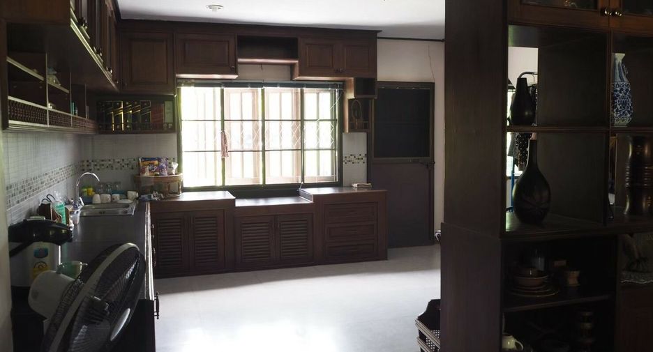 For sale 3 bedrooms house in San Kamphaeng, Chiang Mai
