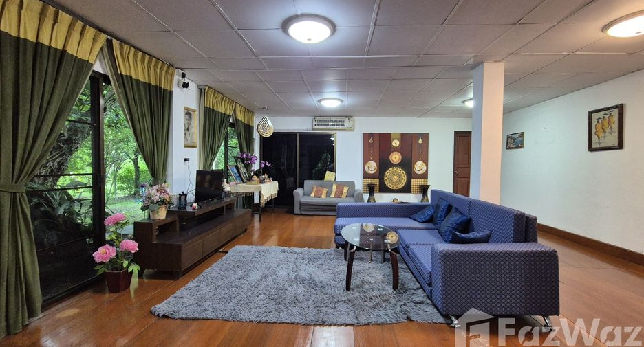 出售 7 卧室 独立屋 在 San Kamphaeng, Chiang Mai