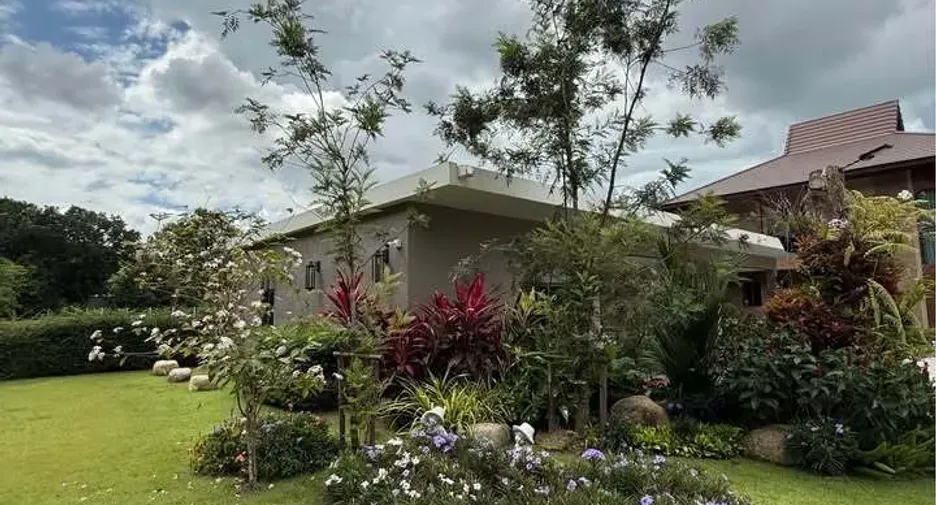 For sale and for rent 4 bedrooms villa in Mae Rim, Chiang Mai