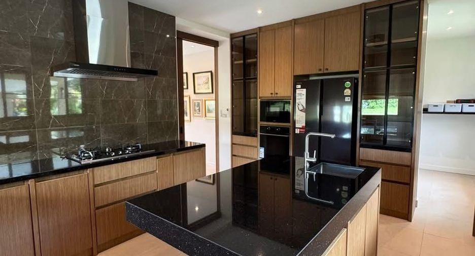 For sale and for rent 4 bedrooms villa in Mae Rim, Chiang Mai