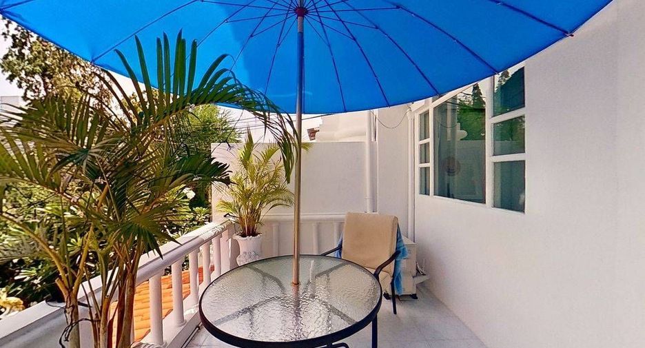Casa adosada en venta y en alquiler de 4 habitaciones en Bang Lamung, Chonburi